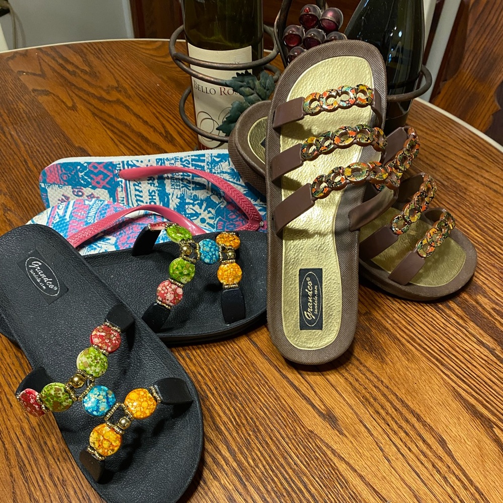 Lot of 3 pairs of Sandals! Size 9-10